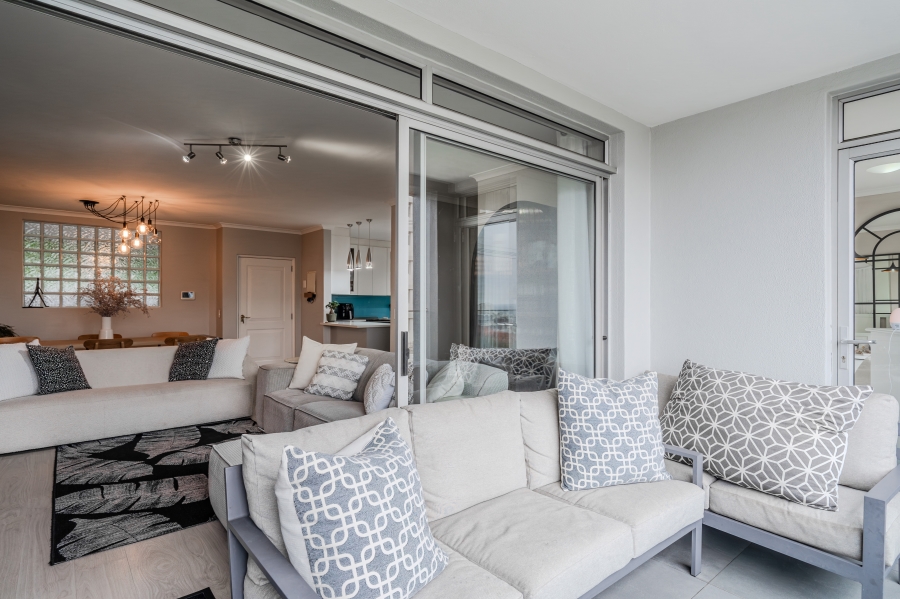 To Let 2 Bedroom Property for Rent in Fresnaye Western Cape